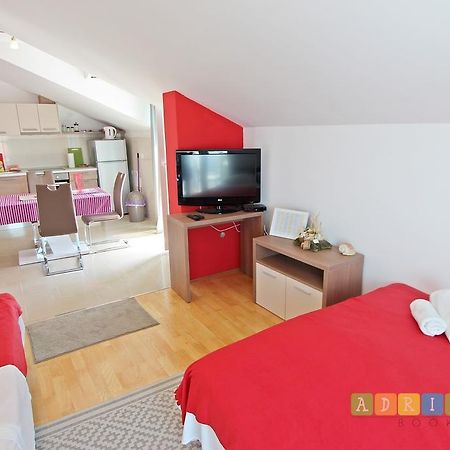 Apartments Superba Murter Exterior foto
